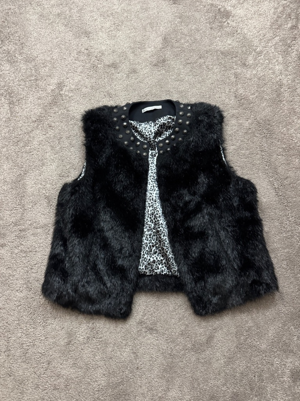 Peter Nygard Faux Fur Vest SIZE S Black Studded Trim Leopard Lined Cropped